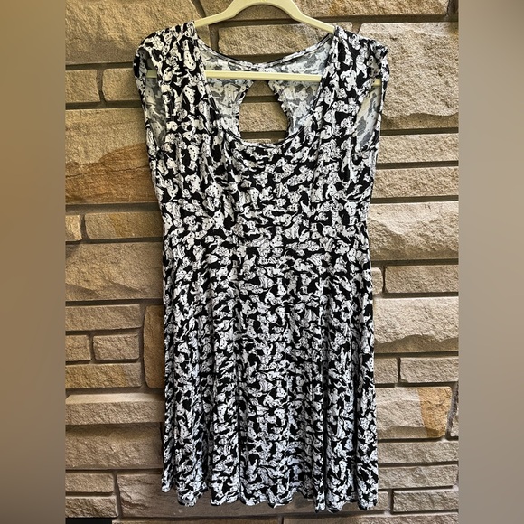 Hot Topic Disney 101 Dalmatians Dog Print Dress Black White Disneyland resort - Picture 3 of 9